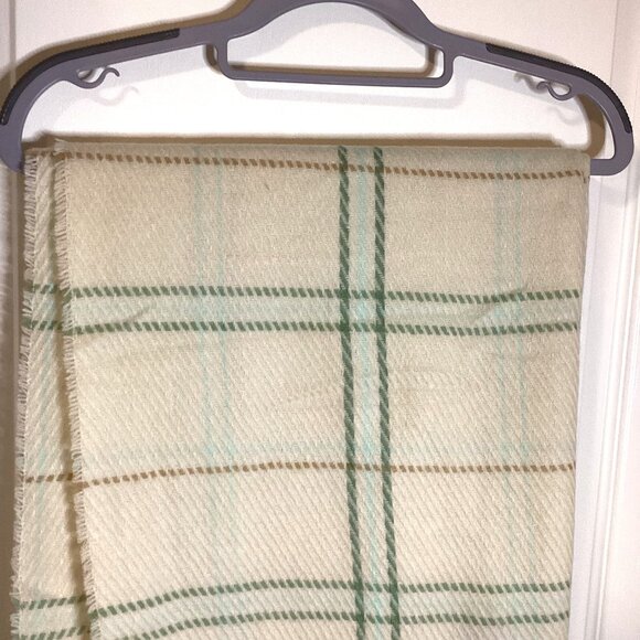 NWT Vero Moda Women's Long Plaid Blanket Scarf Wrap Shawl Fringe Winter Warm - Picture 2 of 5